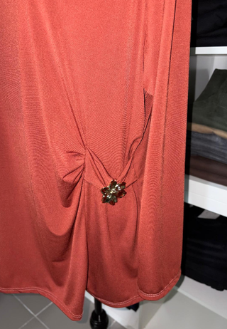 Camiseta manga larga teja con broche T.única (XL)