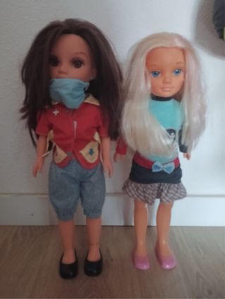 Dos muñecas Nancy