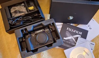 Cámara Fujifilm X-T2 con caja, accesorios y manual