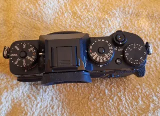 Cámara Fujifilm X-T2 con caja, accesorios y manual