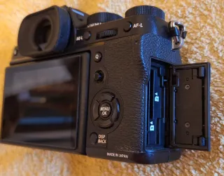 Cámara Fujifilm X-T2 con caja, accesorios y manual