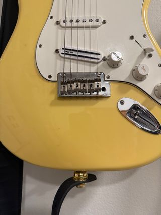 Guitarra Fender Stratocaster Amarilla
