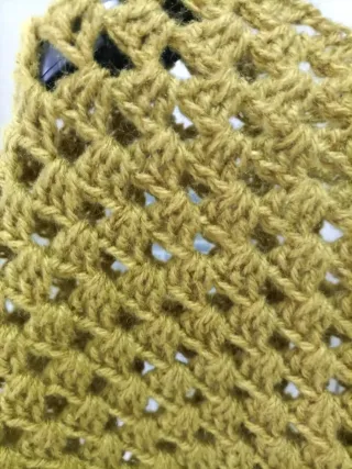 Poncho fatto a mano con cappellino