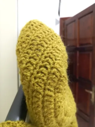 Poncho fatto a mano con cappellino