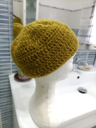 Poncho fatto a mano con cappellino