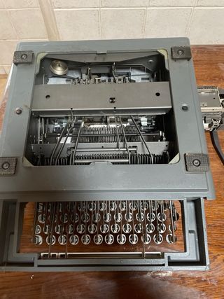 Máquina de escribir Olivetti