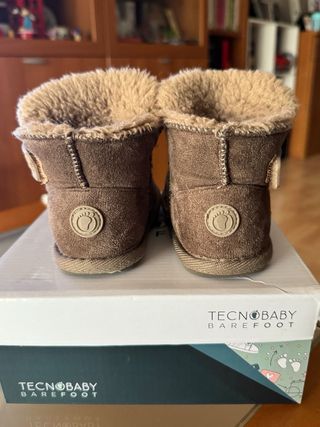 Botas Australianas Niña respetuosas  Talla 23