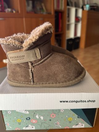 Botas Australianas Niña respetuosas  Talla 23