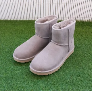 Botas UGG grises nuevas