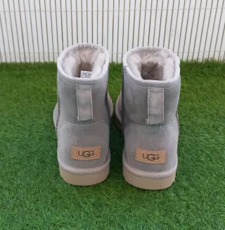 Botas UGG grises nuevas