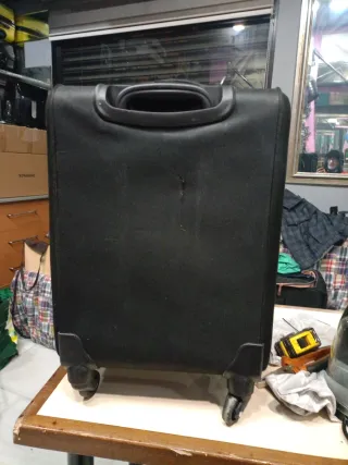 Maleta de viaje negra