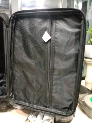 Maleta de viaje negra