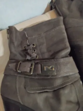 Tronchetti Nero Giardini donna marrone