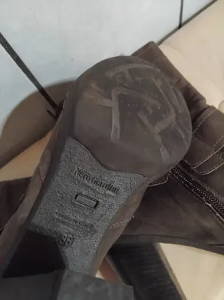 Tronchetti Nero Giardini donna marrone