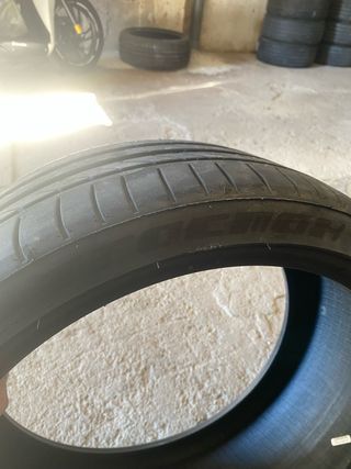 2 Neumáticos Tracmax 245/35/19 93Y