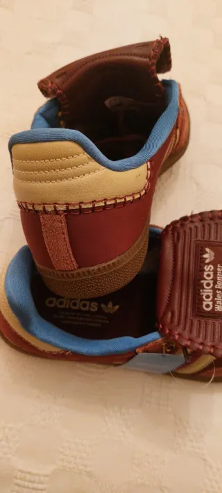 Adidas Samba LT Beige y Rojo