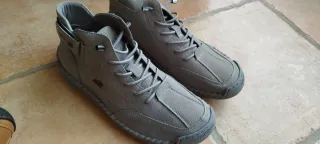 Botas barefoot grises y marrones