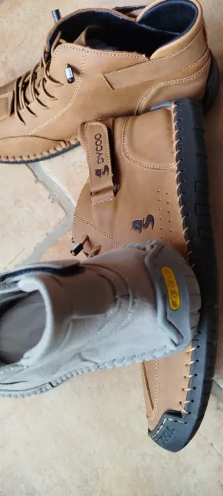 Botas barefoot grises y marrones