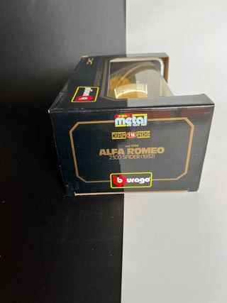 Burago Alfa Romeo 2300 Spider 1932 1/18