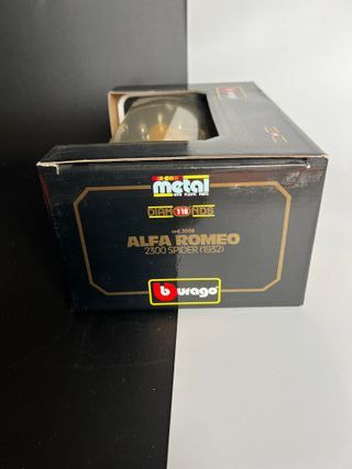 Burago Alfa Romeo 2300 Spider 1932 1/18