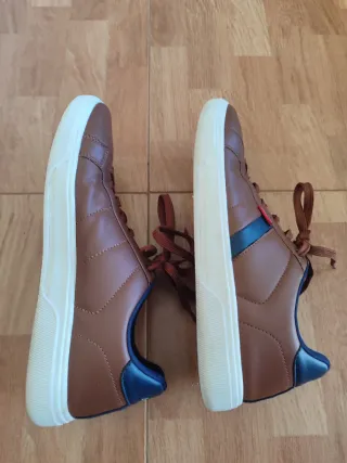 Zapatillas Levi's Marrones y Azules