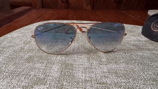 Gafas de Sol Ray-Ban Aviator Doradas y Azules