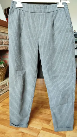 Pantalón de vestir gris Pull and Bear Talla M