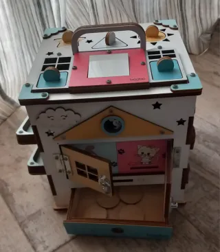 Cubo de actividades de madera, Busy Box.