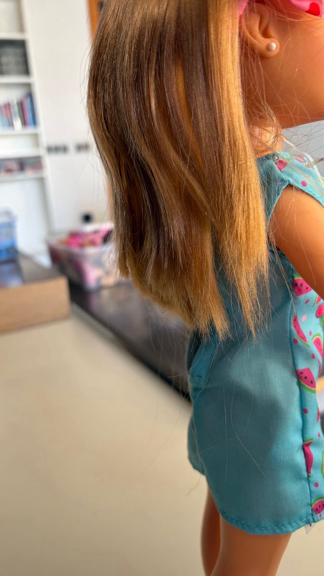 Muñeca Nanci con vestido de sandías
