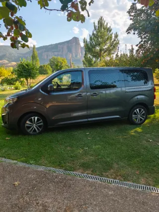 Peugeot Traveller 2017