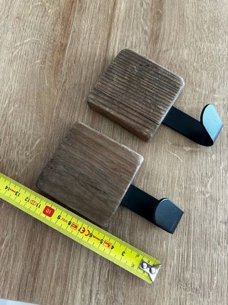 Colgadores de madera y metal