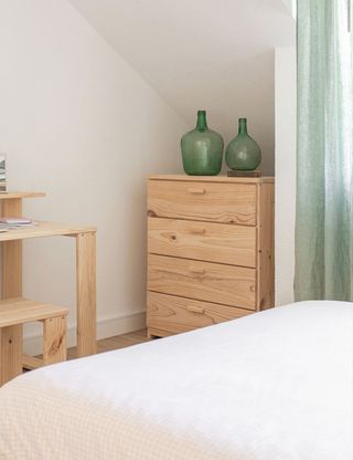 Cómoda cajonera de madera natural