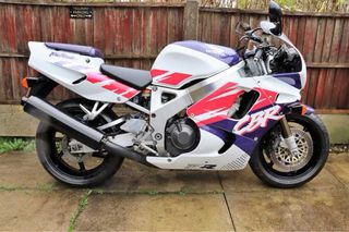 Honda CBR 900RR SC28