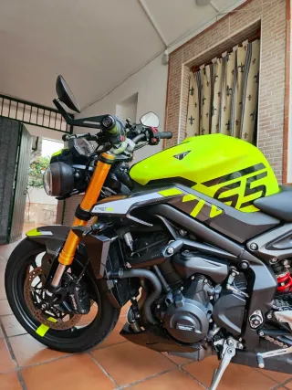 Triumph Street Triple 765 R