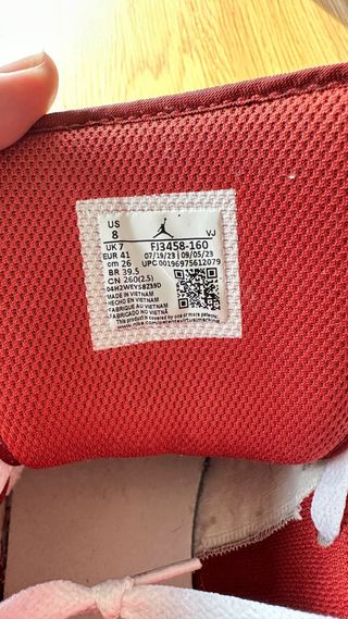 Nike Air Jordan 1 Mid Blancas y Rojas