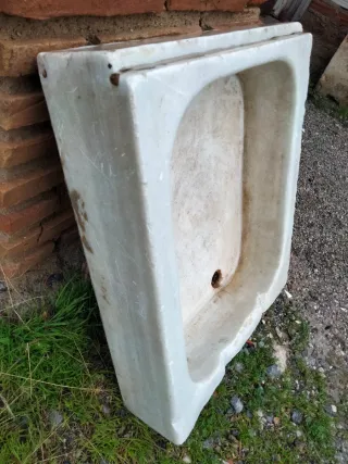 Pica o fregadero antiguo de piedra