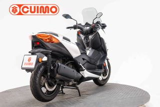 YAMAHA XMAX 300
