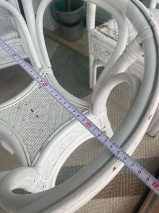 Mesa y 2 Sillas Mimbre con Cristal