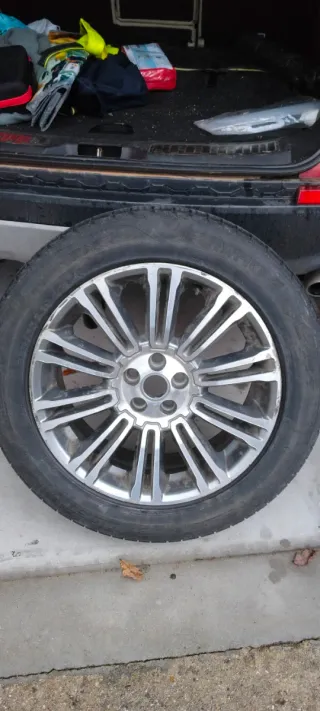 Llanta Range Rover Evoque 235/55 R19