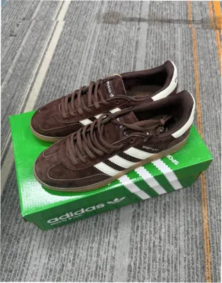 Adidas Handball Spezial x Sporty & Rich Marrón Tal