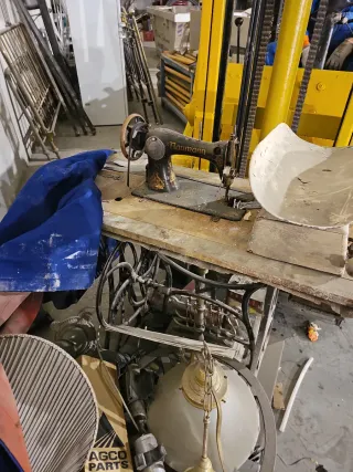 Máquina de coser Maumann antigua