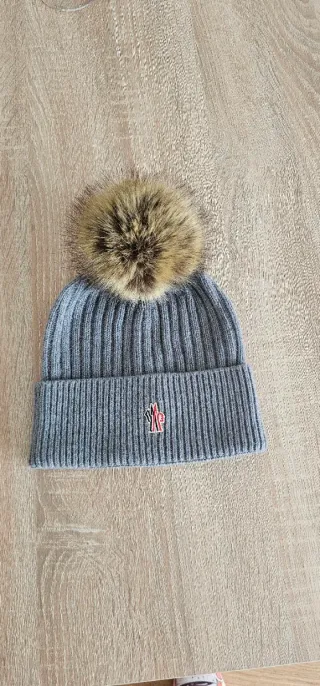 Gorro ORIGINAL Moncler Gris con pompón