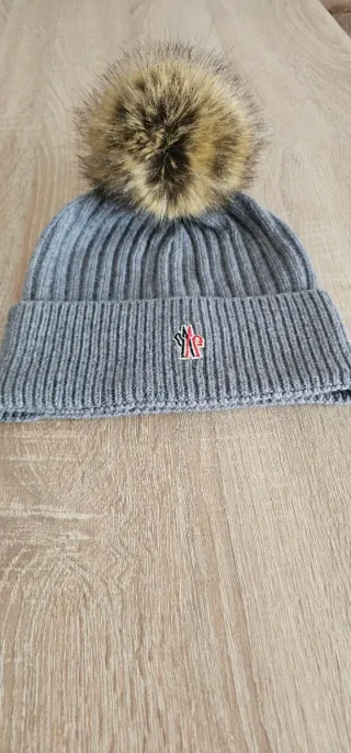 Gorro ORIGINAL Moncler Gris con pompón