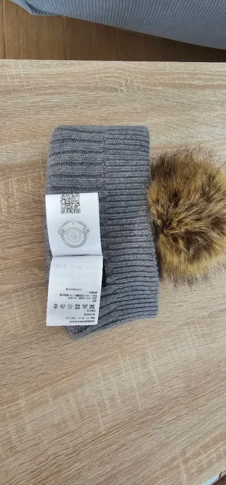 Gorro ORIGINAL Moncler Gris con pompón