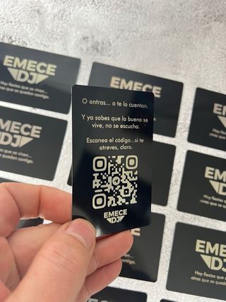 Tarjetas de visita de aluminio grabadas por láser