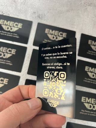 Tarjetas de visita de aluminio grabadas por láser