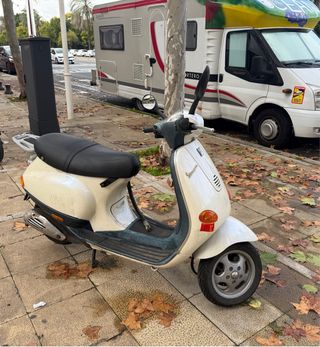 Vespa Piaggio ET2 49cc Scooter
