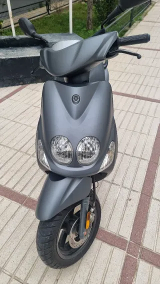 Ciclomotor Yamaha neos gris