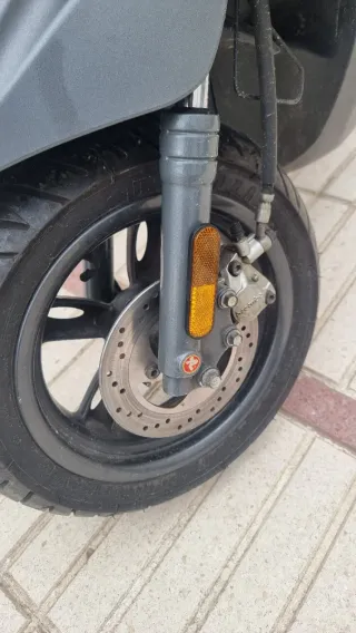 Ciclomotor Yamaha neos gris