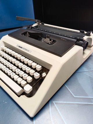 maquina de escribir, con funda, olivetti lettera 40